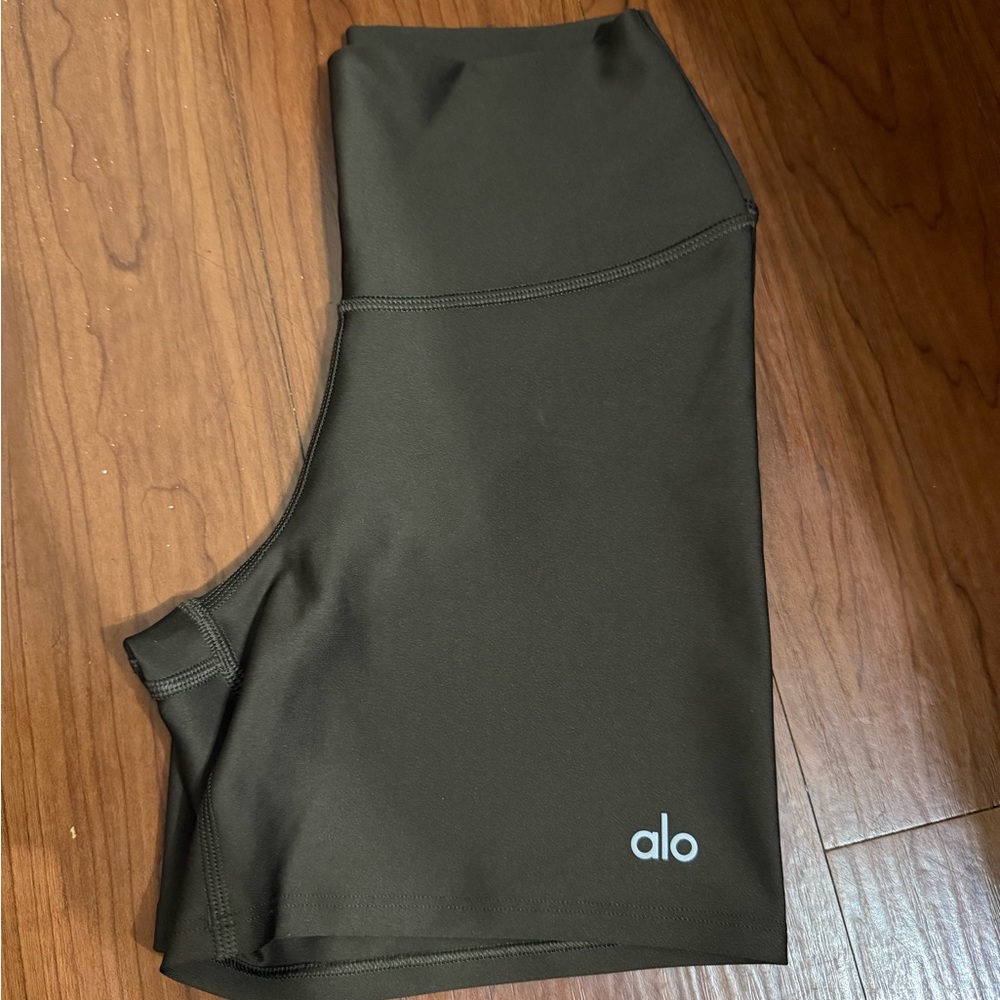 ALO Yoga Airlift Energy Shorts